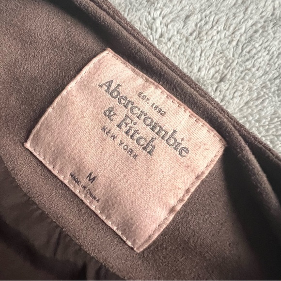 Abercrombie & Fitch Faux Suede Fringe Cropped Festival Jacket Stone Gray Medium - Picture 3 of 13